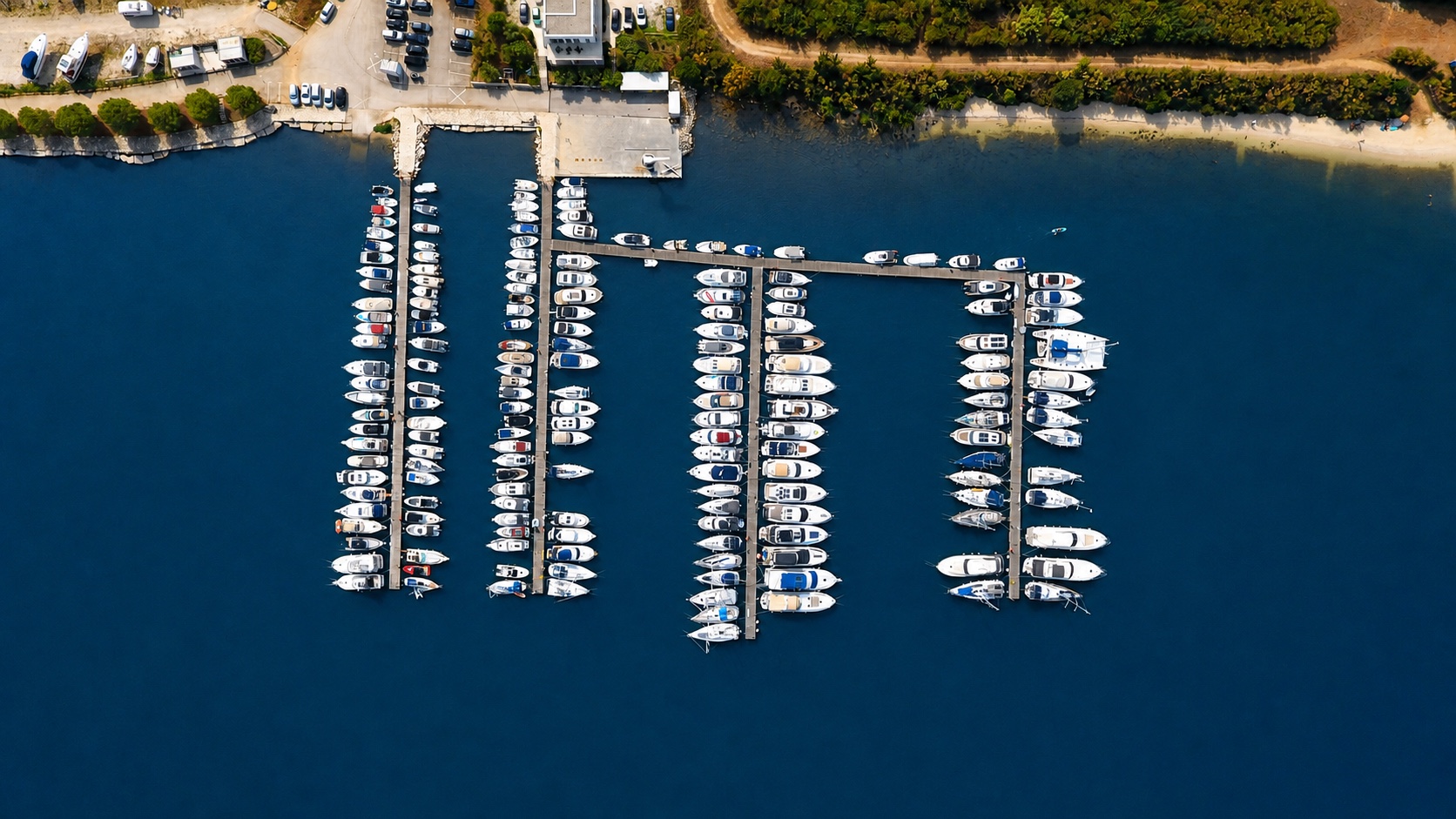 Porto Volme piers seen straight from above